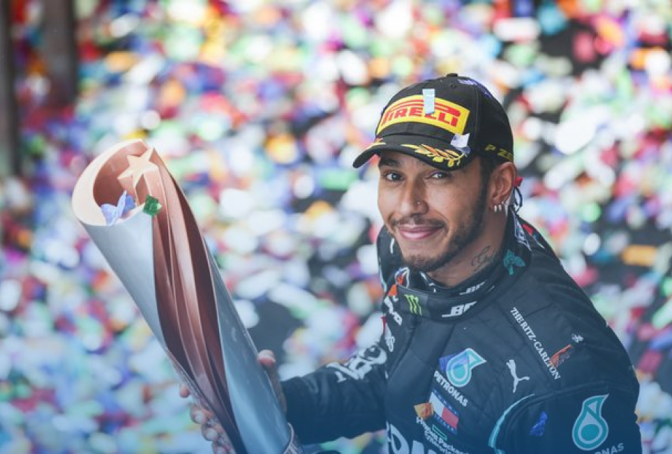 Λιούις Χάμιλτον - Μερσέντες ανανέωση συμβολαίου